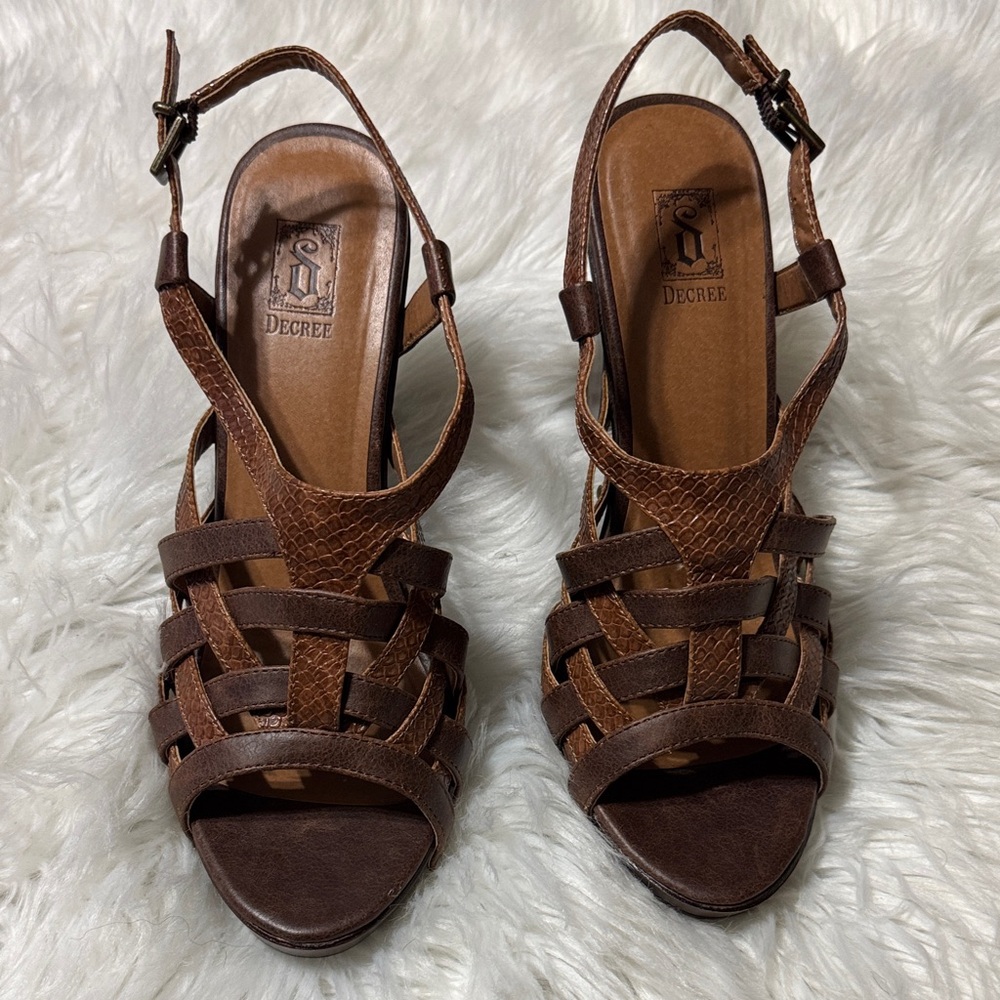 Decree Women's Brown Woven Slingback Heels